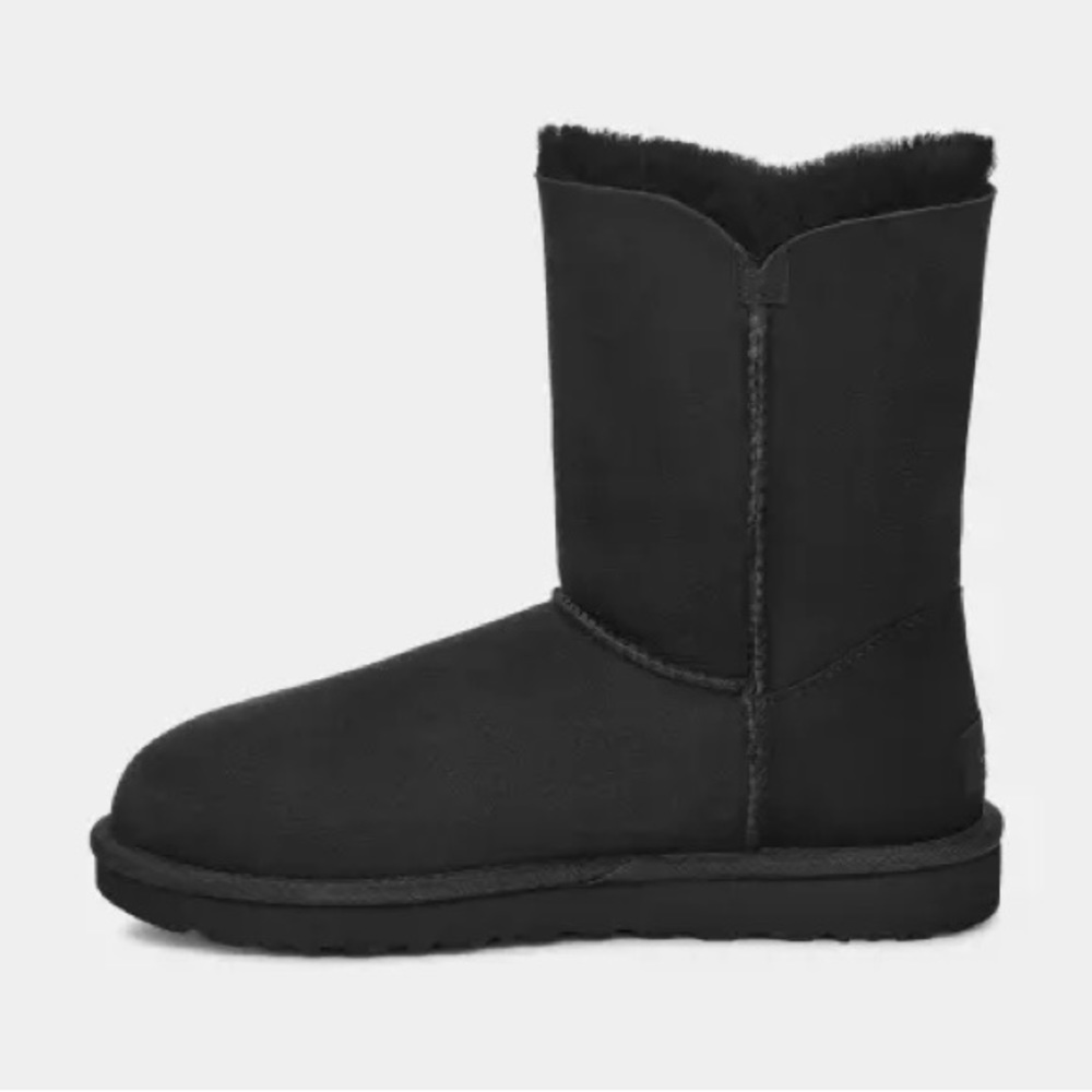 UGG | Bailey Button II - Picture 3 of 11
